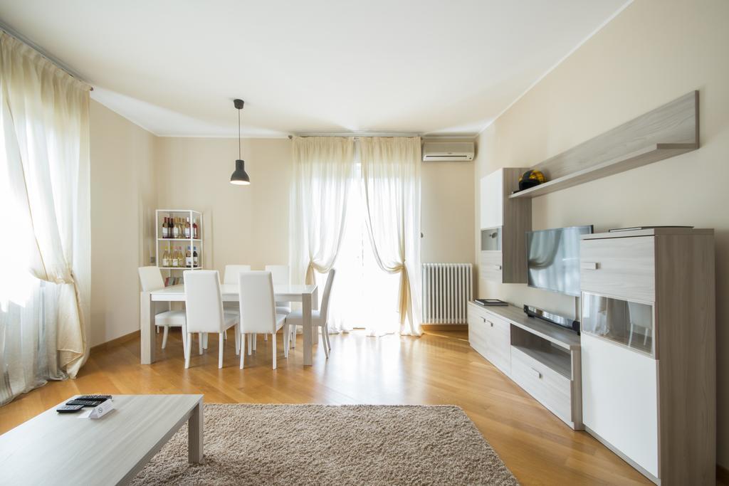 Casa Foscolo Appartement Villa Guardia Buitenkant foto